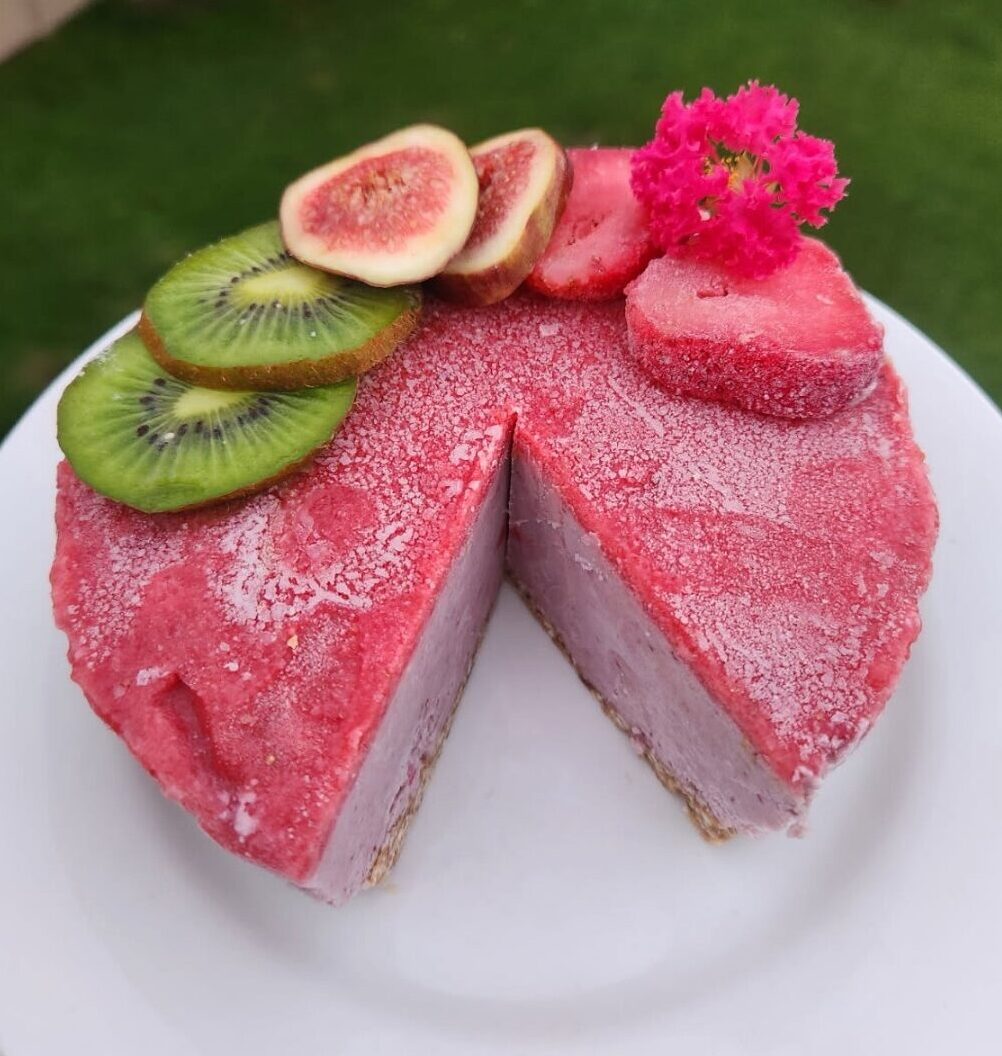 straawberry raw cake